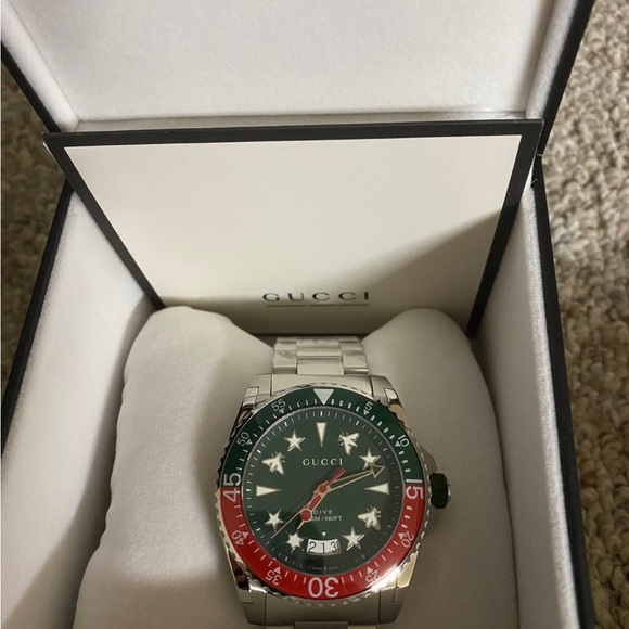 Gucci Dive Watch - Picture 2 of 3